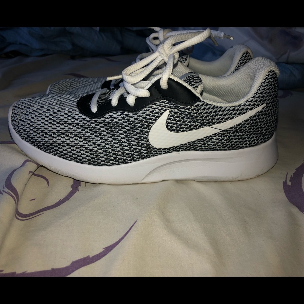 Nike Tanjun Sneakers